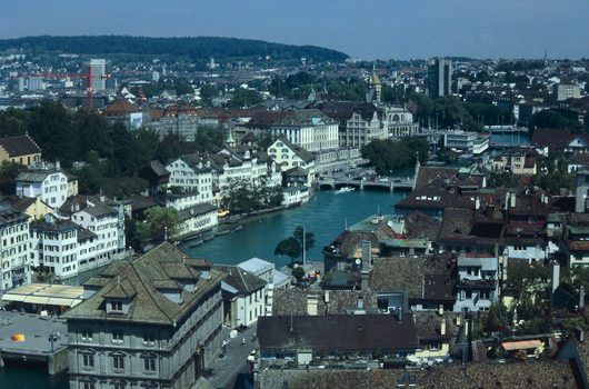 Blick &uuml;ber die Limmat &ndash; Z&uuml;rich