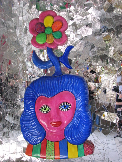 Kunstwerk in der Grotte