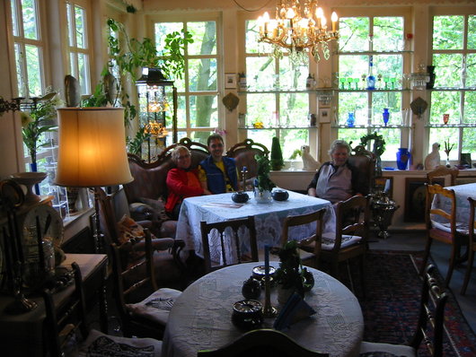 Im Antiquit&auml;ten-Cafe Schwarmstedt