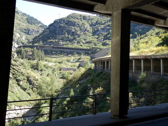 Stra&szlig;engewirr in der Sch&ouml;llenenschlucht