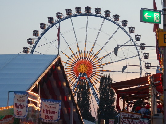 Straubing: Riesenrad auf dem G&auml;ubodenfest