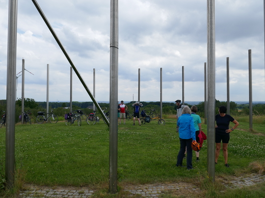 Halde Schwerin mit Sonnenuhr