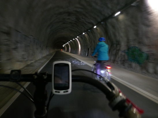 Im ersten Tunnel der Nordbahntrasse