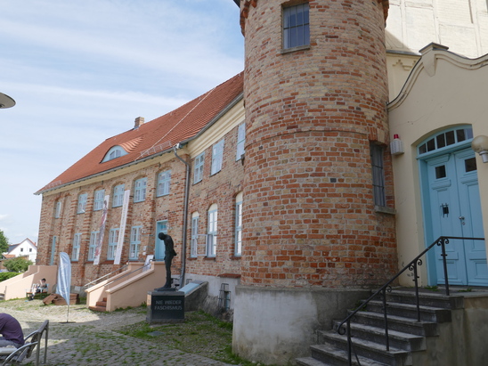 Krummes Haus B&uuml;tzow