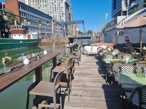 Terrasse Hotel Floats Terrasse Hotel Floats