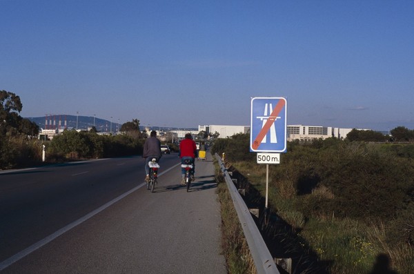 Autobahn vor dem Flughafen